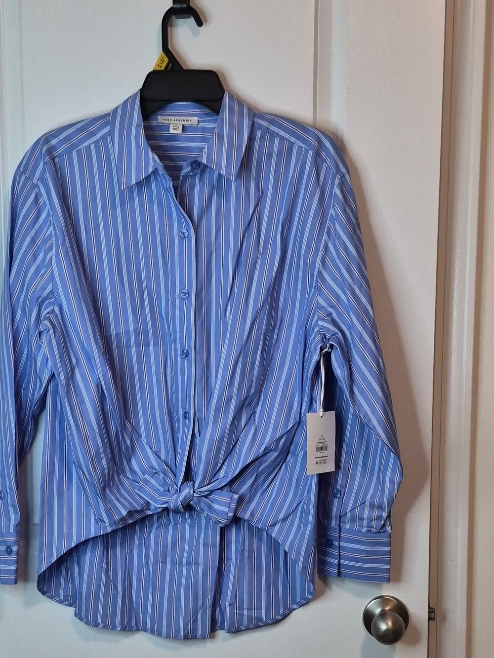 Free Assembly Blue Striped Tie-Front Button-Down Shirt by Marc Fisher  Size S